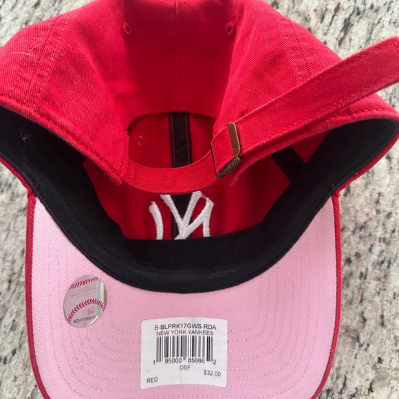 Yankee Baseball Hat - Picture 4 of 5